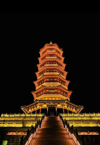 At Hanshan Yayuan, embark on a Zen-inspired rendezvous with a thousand-year-old temple