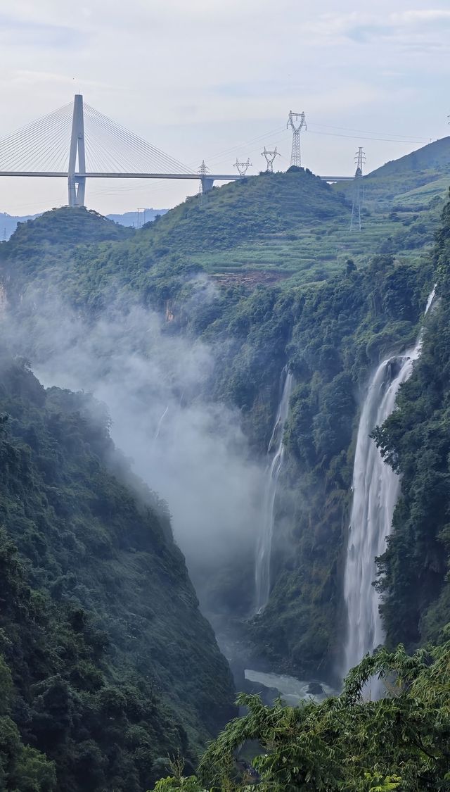 8月馬嶺河：千瀑漂流×地縫奇觀×苗家酸湯全攻略