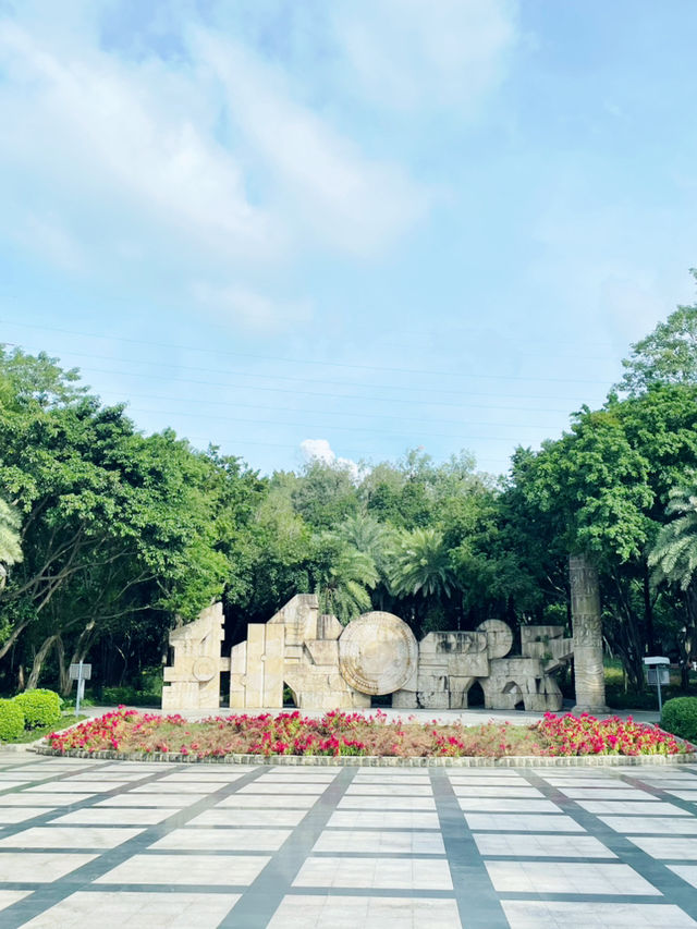 Enjoy and relax your day in Qingxiu mountain Nanning