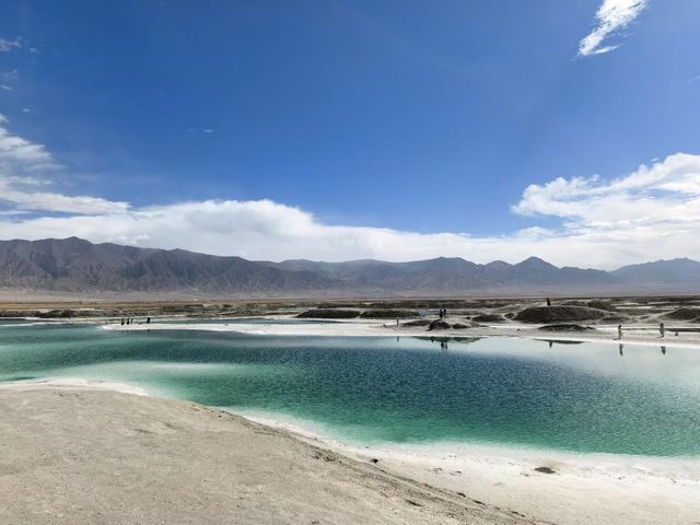 踏進大柴旦翡翠湖，我好像跌進了上帝的調色盤