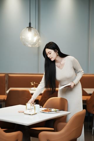 판진 랜던 호텔, 2025년 10월 개장 | 두루미의 수도와 석유의 도시 사이에 자리 잡은 "스타듀"라는 아늑한 휴식처에서 자연의 고요함을 만끽하세요. 단정학의 날개가 랴오 강을 가르는 모습을 감상하며...