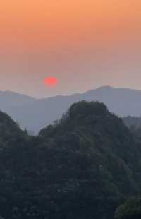 齊雲山絕美落日,暖金漫過山巒如千里江山圖