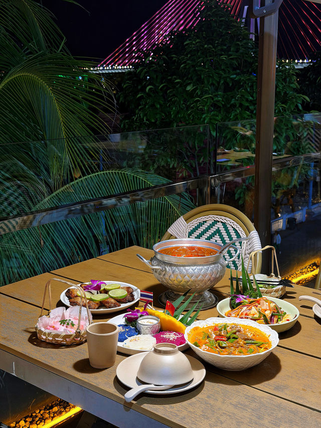 版納江邊餐廳邊看日落邊吃泰餐絕了！！