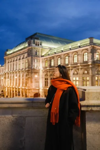 ถ่ายรูปที่ออสเตรีย｜สีแดงเข้ากับคริสต์มาสสุดๆ!