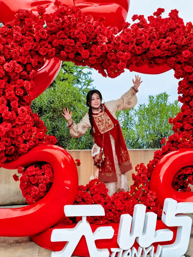 Good luck in the Year of the Horse 2026! The scenery at Qiandao Lake Tianyu is absolutely stunning