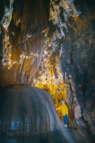 One-Day Tour Around Guiyang: Feilong Cave Parent-Child Adventure Guide