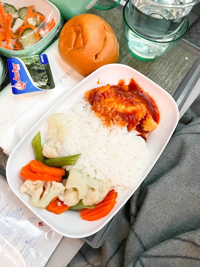รีวิวอาหารบนเครื่องบิน Eva Air 