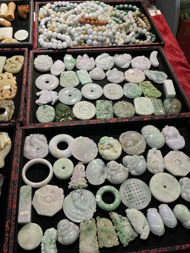 滿有香港特色嘅深水埗玉石市場 