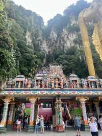 Batucave กับการขึ้นบันได 272 ขั้นสู่ประตูสวรรค์