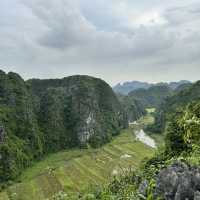 Ninh Bình, Hanoi Vietnam 🏔️⛅ 