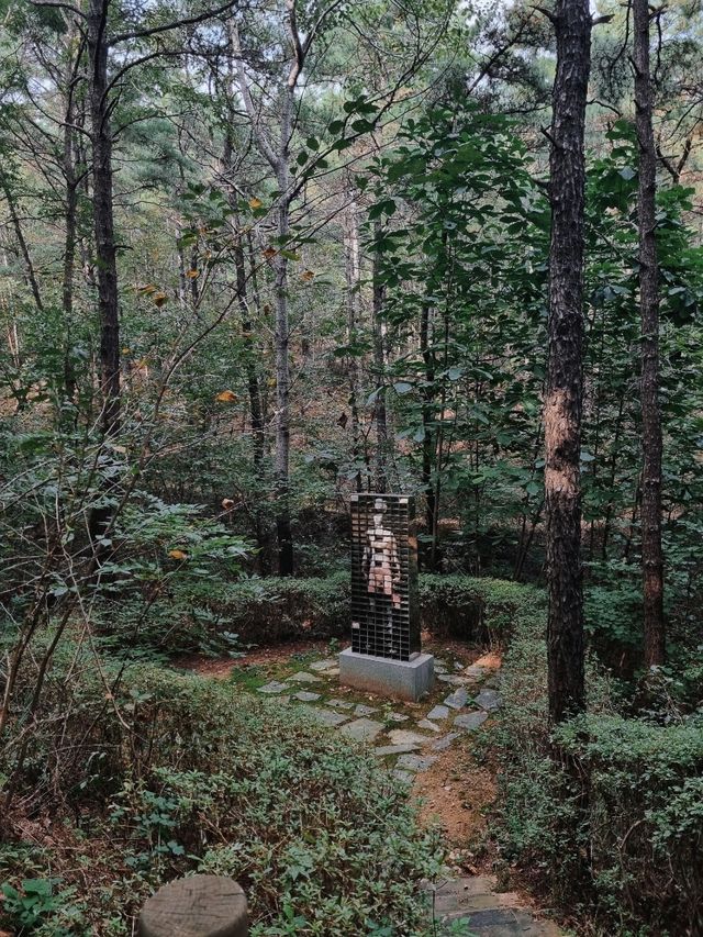 비현실적인 구조물이 인상 깊은 김포국제조각공원 