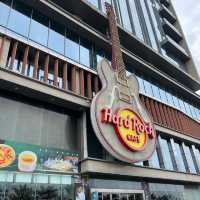  #🎸🏨 深圳硬石酒店─搖滾奇幻的音樂之旅 🎶🌇🎤