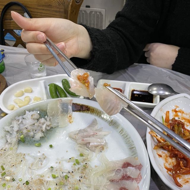 해운대에서 산책 후 먹는 회는 꿀맛🍯🐝✔️