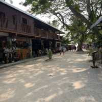 ร้านอาหารและที่พักดีริมทะเล หาดไร่เลย์