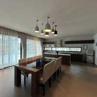 無人煙湖畔villa
