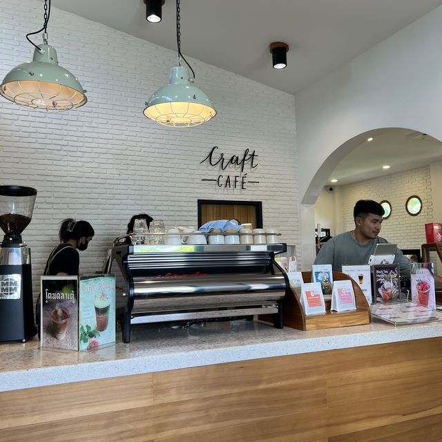Craft Cafe ร้านกาแฟแนวมินิมอลใจกลางเมือง