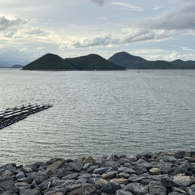 ต้องมาเยือน : เขื่อนศรีนครินทร์ จังหวัดกาญจนบุรี