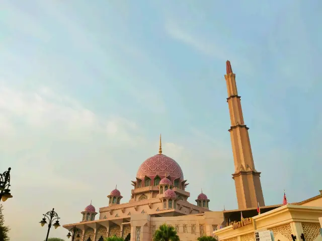 🕌 Rose Tinted Mosque in Malaysia