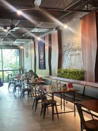 โรงแรม ดิ อาร์เบิร์น แอนด์ บิสโตร 