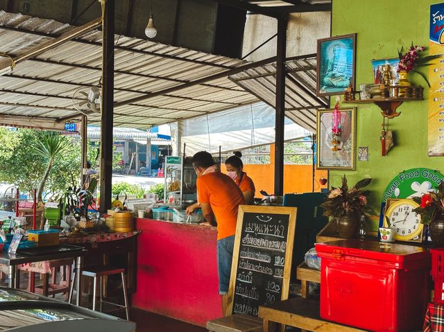 ร้านส้มตำ โซ้วหรั่งแซ่บอีหลี จันทบุรี 
