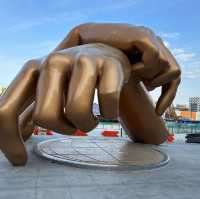 GANGNAM STYLE STATUE