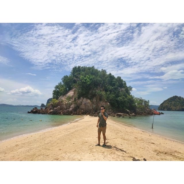 ทัวร์ หมู่เกาะห้อง จ.กระบี่