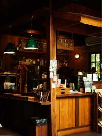 คาเฟ่กลางสวนดอกไม้ Lifehouse Cafe ฉะเชิงเทรา