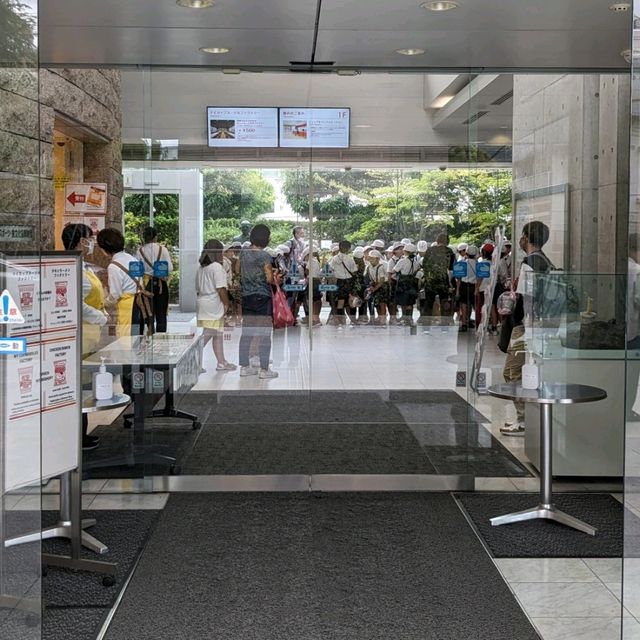 カップヌードルミュージアム、売店、展示品、安藤百福さんの色紙や私物の展示コーナー
