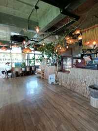 คาเฟ่วิวสวย "มีนา Cafe' Kachanaburi"