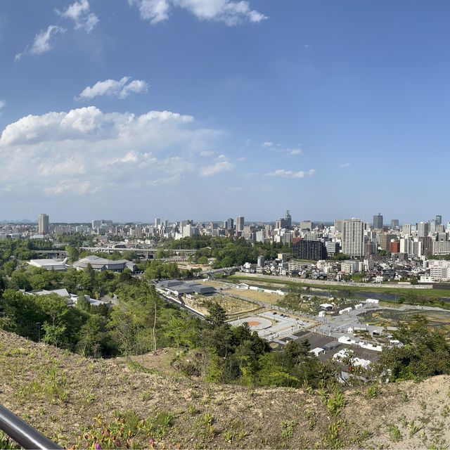 【仙台城跡】伊達政宗像と眺めのいい景色