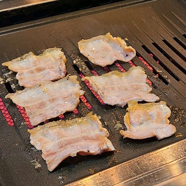 제주 연동 흑돼지 맛집)김군맛돈 - 닷지형 테이블에서 즐기는 제주고기맛집