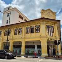 Joo Chiat Colourful Street Art & Shophouses 