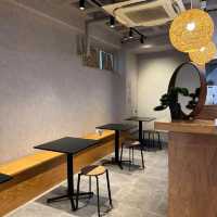 「國際通真夜中甜品店，抹茶雪糕清涼適合路過」