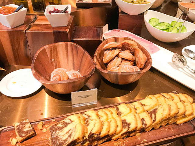 澳門皇都酒店：市區超值住宿，寬敞房型還有泳池！