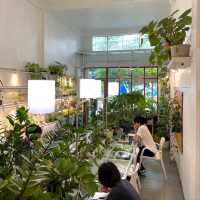 Plant workshop cafe