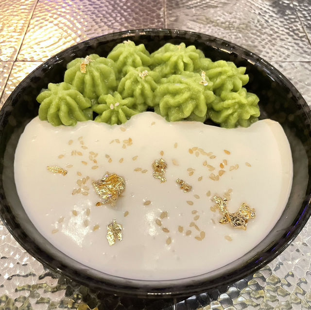 ร้านอาหารไทยต้นตำรับ Basil 