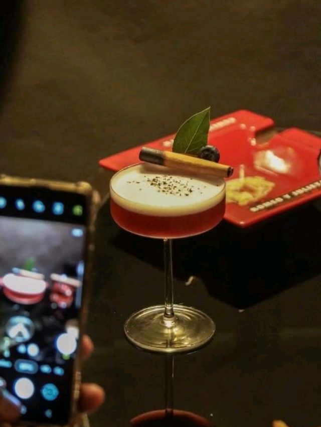 曼谷最佳Jazz bar，黑幫主題Live band，Cocktail出色