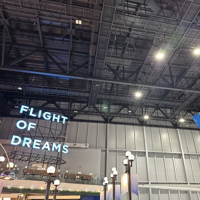 飛行機を眺めながらいただく🍽️美味しいパンケーキ☁️