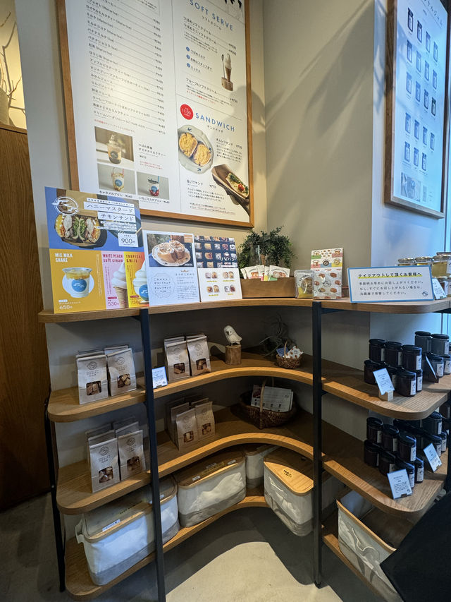 【名古屋】しっとりモチモチのパン行列モーニング『つばめパン』