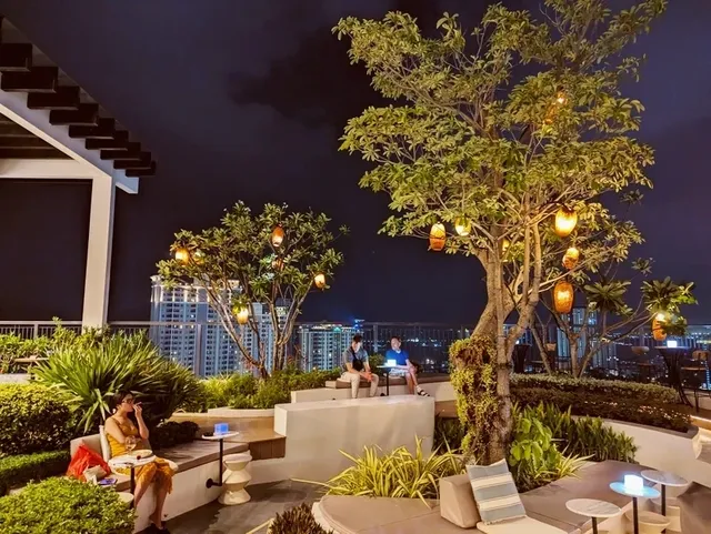 The best Rooftop Sky Bar in Phnom Penh