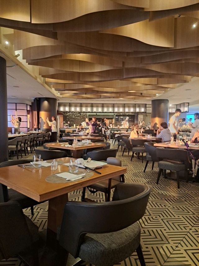 【神戸・ポートアイランド】絶景と共に味わうブッフェ料理