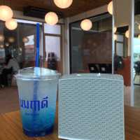 Nom Ruedee Cafe