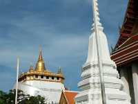 ด้วยศรัทธาเดินขึ้นภูเขาทอง  วัดสระเกศ