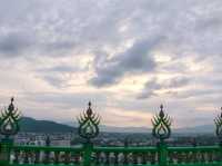 สักการะพระพุทธลีลา มณีนาคราช