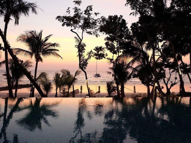 พักบนชายหาดที่พระอาทิตย์ตกสวยที่สุดบนเกาะเสม็ด🌅