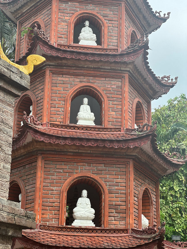 พาเที่ยววัดหงอกเซิ่น วัดสวยในเมืองฮานอย 