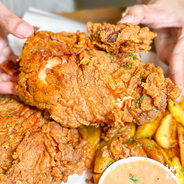 ไก่ทอดฟีลโฮมเมดย่านเจริญกรุงที่ต้องจองเท่านั้น