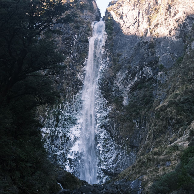 WE HIKED THE FAMOUS DEVIL’S PUNCHBOWL TRACK! 