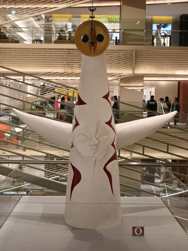 【銀座】大迫力のアートがGINZA SIXの吹き抜けに🐈！！