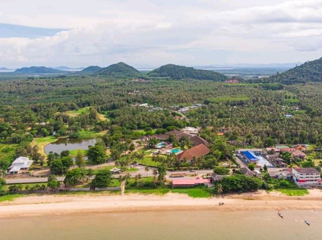 นอนพักใกล้หาดภราดรภาพ แหล่งอาหาร วิวทะเลสวย